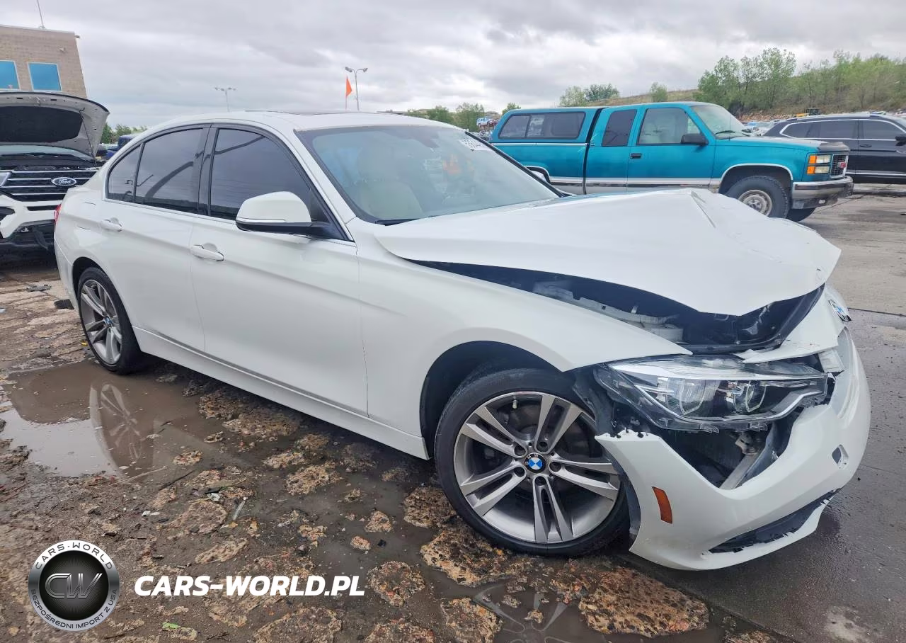2018 BMW 330 Xi VIN:WBA8D9C57JEB35175 - 4