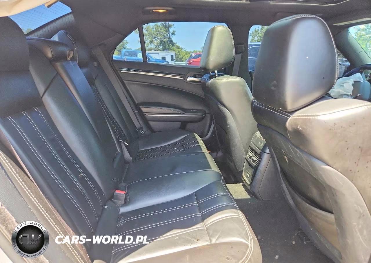 2021 Chrysler 300 S VIN:2C3CCABG1MH537079 - 10