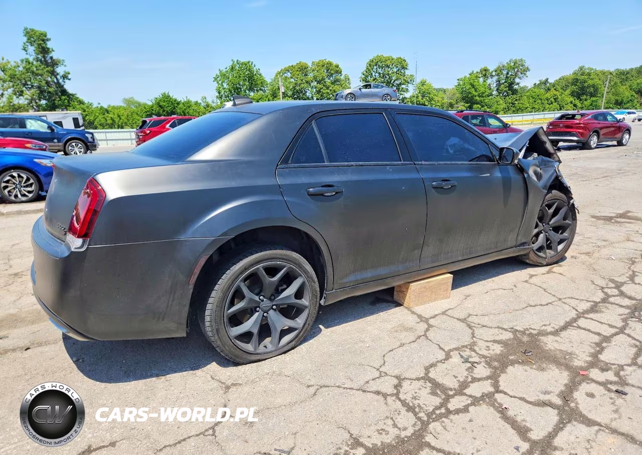 2021 Chrysler 300 S VIN:2C3CCABG1MH537079 - 3