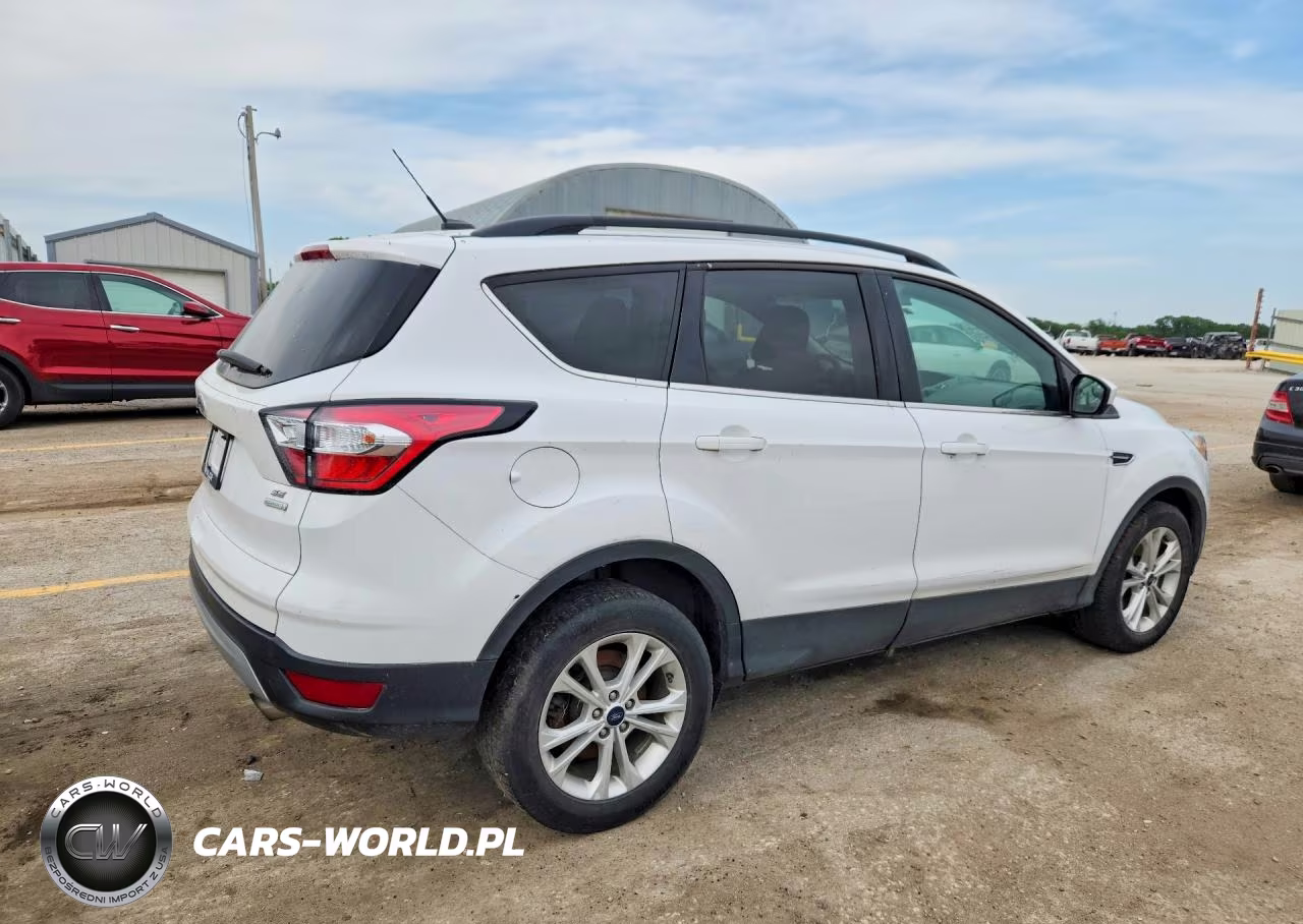 2018 Ford Escape Se VIN:1FMCU0GD7JUC86512 - 3
