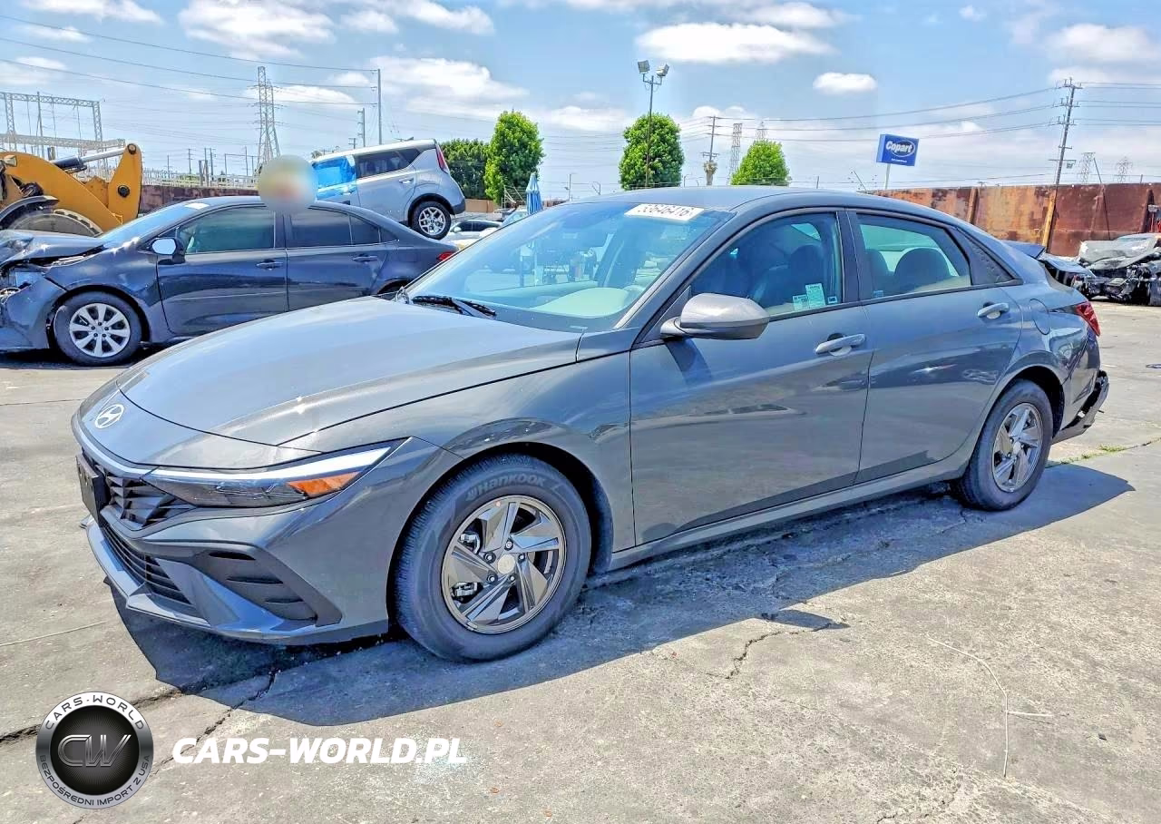 2025 Hyundai Elantra Se – zdjęcie 1 z 12
