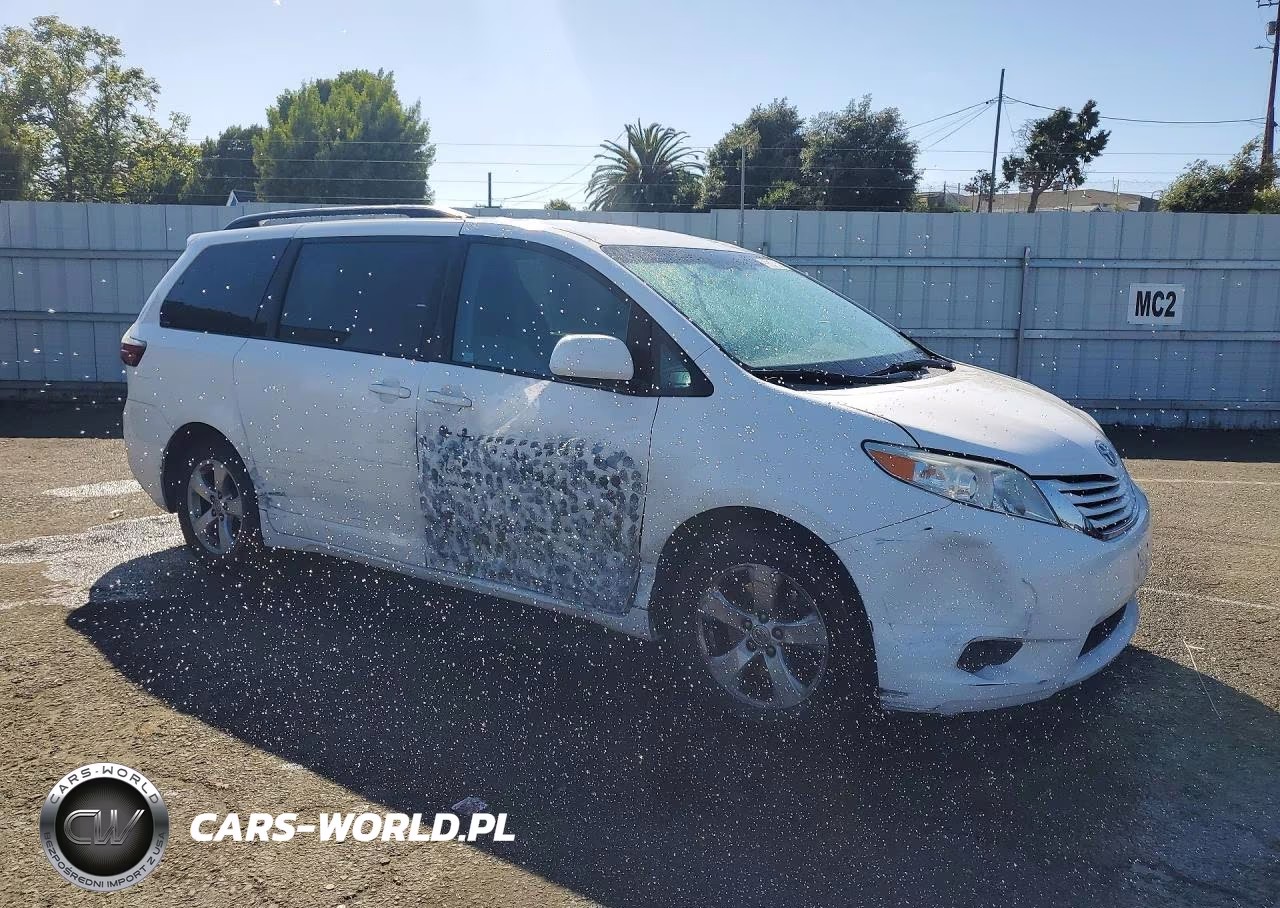 2016 Toyota Sienna Le VIN:5TDKK3DC9GS714581 - 4