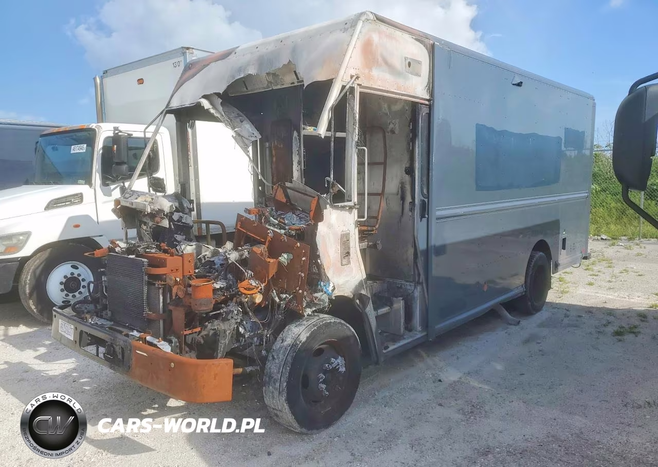 2020 Ford F59 Delivery Truck – zdjęcie 1 z 11