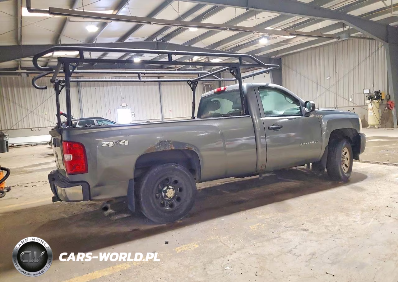 2011 Chevrolet Silverado K1500 VIN:1GCNKPEX4BZ236504 - 3