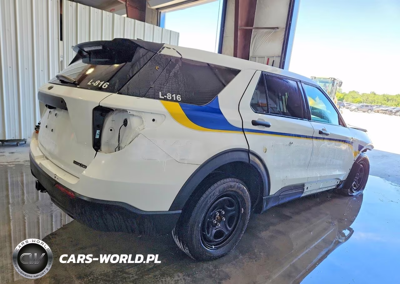 2023 Ford Explorer Police Interceptor VIN:1FM5K8AB1PGA84521 - 3