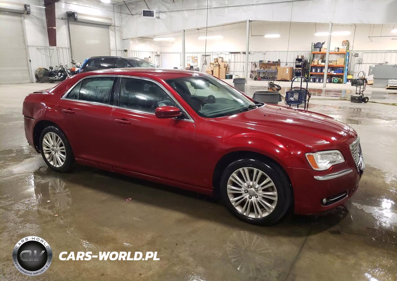2014 Chrysler 300 VIN:2C3CCARG7EH352901 - 4