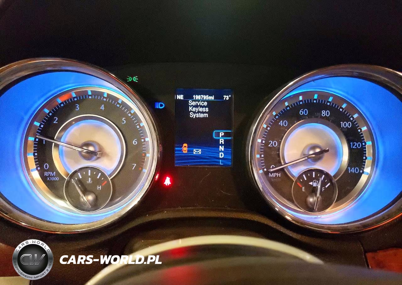 2014 Chrysler 300 VIN:2C3CCARG7EH352901 - 9