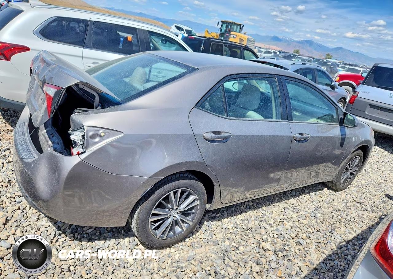 2016 Toyota Corolla Le Plus VIN:5YFBURHE2GP375230 - 3