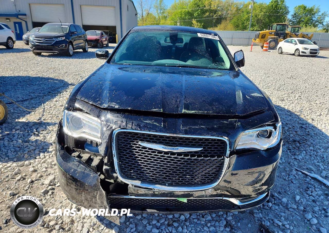 2017 Chrysler 300 Limited VIN:2C3CCARGXHH558055 - 5
