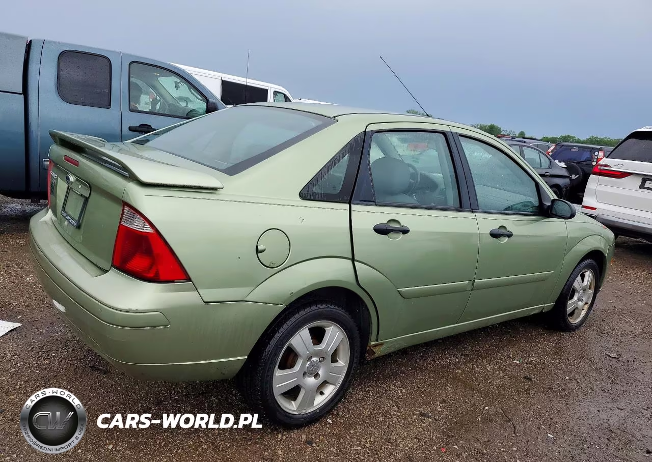 2007 Ford Focus Zx4 VIN:1FAHP34N27W113614 - 3