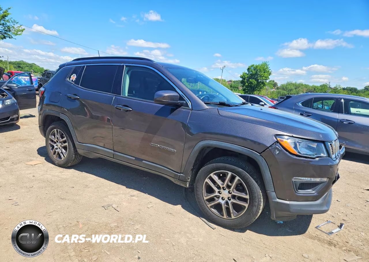 2017 Jeep Compass Latitude VIN:3C4NJDBBXHT666175 - 4