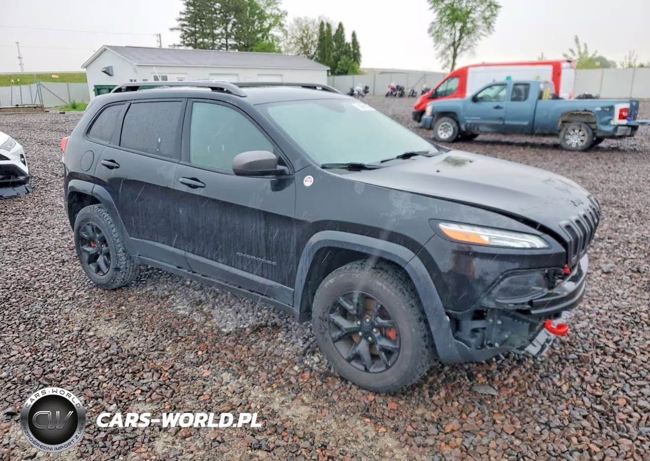 2015 Jeep Cherokee Trailhawk VIN:1C4PJMBS0FW613789 - 4