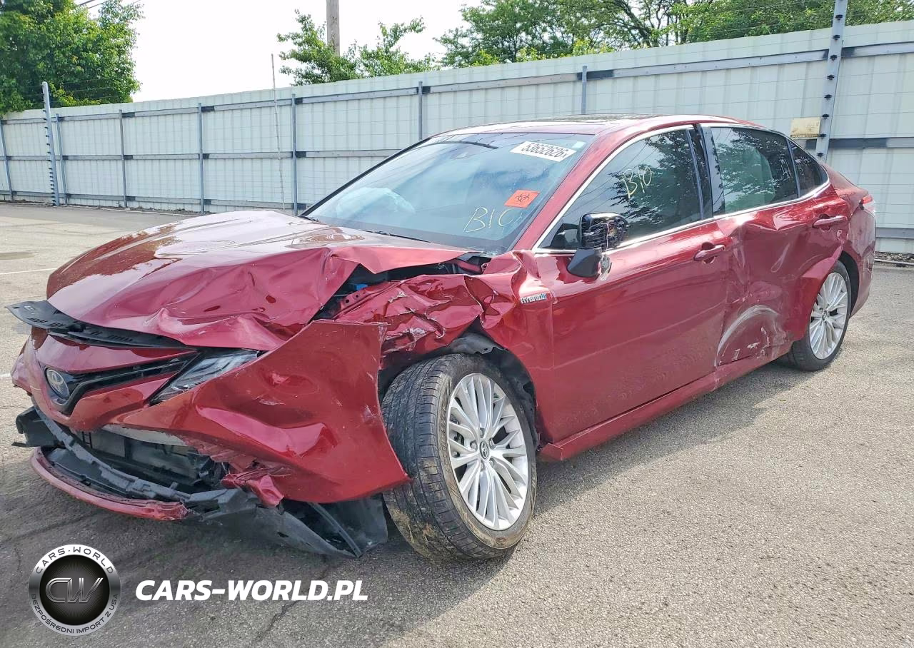 2019 Toyota Camry Hybrid Xle