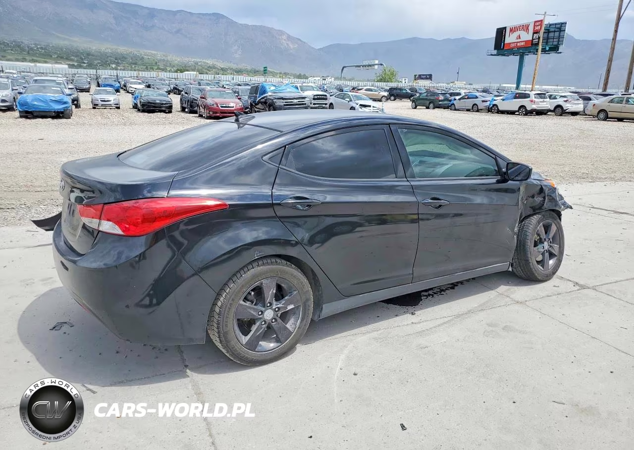 2013 Hyundai Elantra Gls VIN:KMHDH4AE1DU773193 - 3