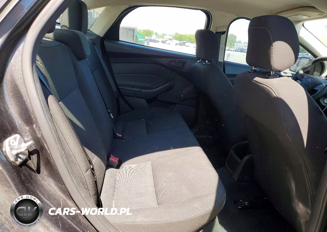 2015 Ford Focus S VIN:1FADP3E28FL383613 - 10