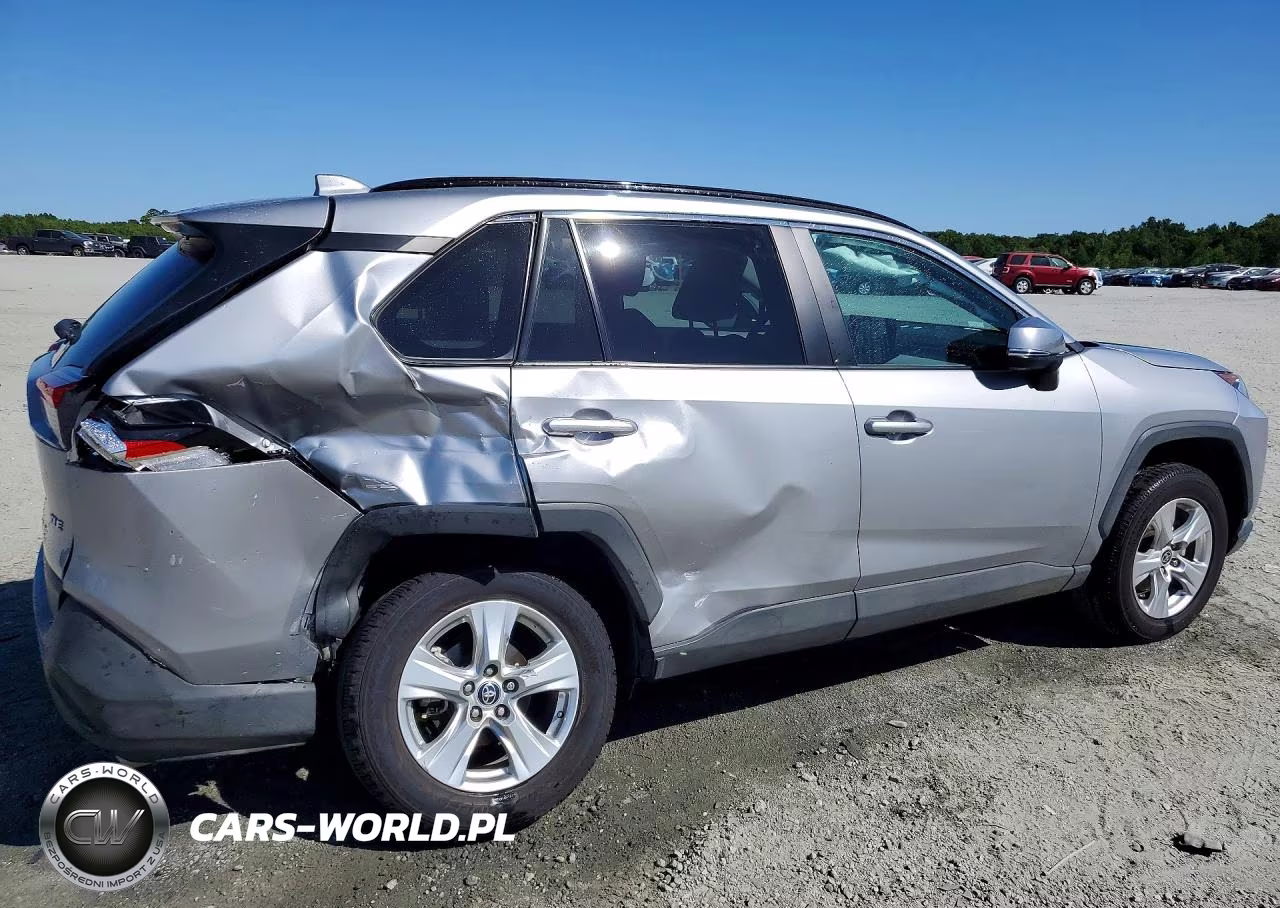 2021 Toyota Rav4 Xle VIN:2T3W1RFV0MC135609 - 3