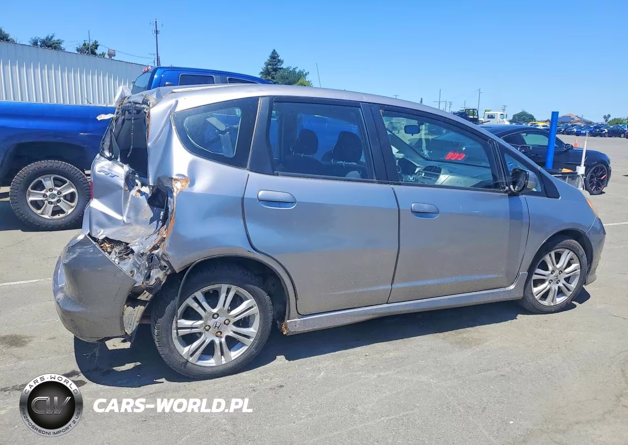 2010 Honda Fit Sport VIN:JHMGE8H4XAS015602 - 3