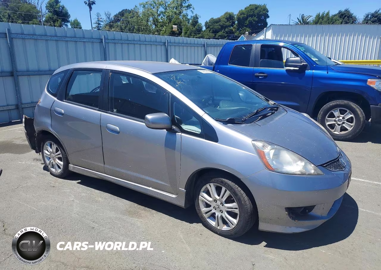2010 Honda Fit Sport VIN:JHMGE8H4XAS015602 - 4