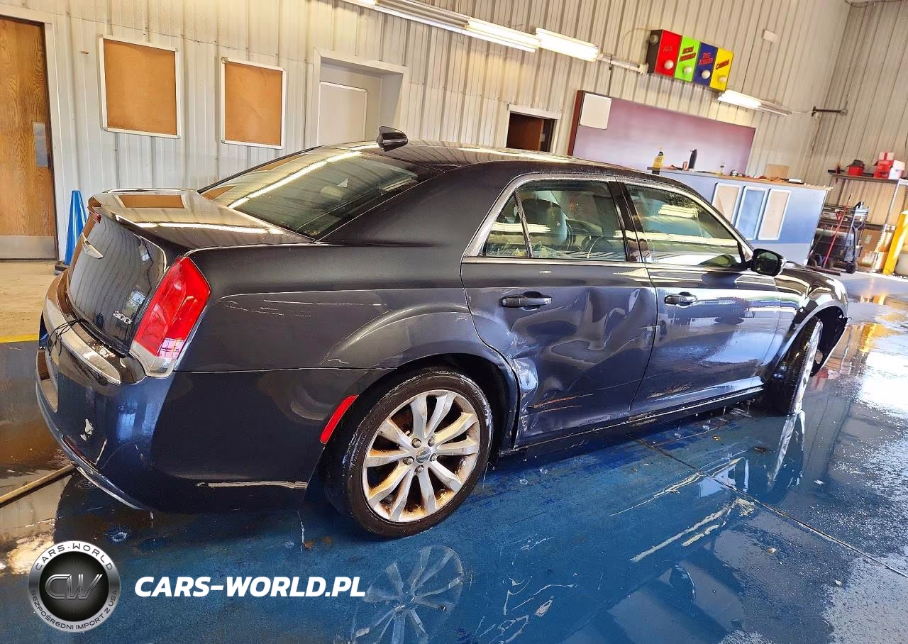 2016 Chrysler 300 Limited VIN:2C3CCARG0GH270544 - 3