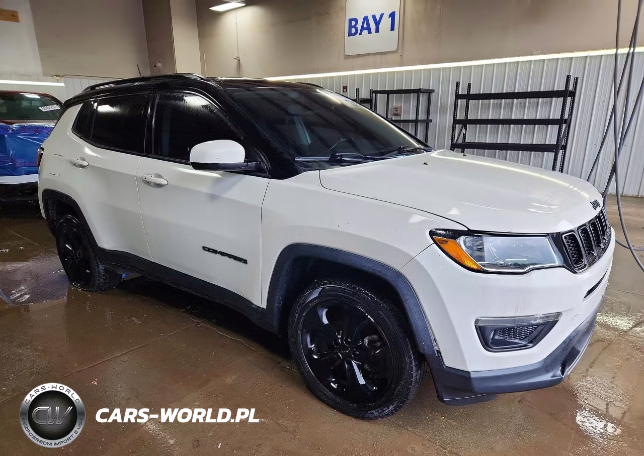 2019 Jeep Compass Latitude VIN:3C4NJDBB6KT599033 - 4