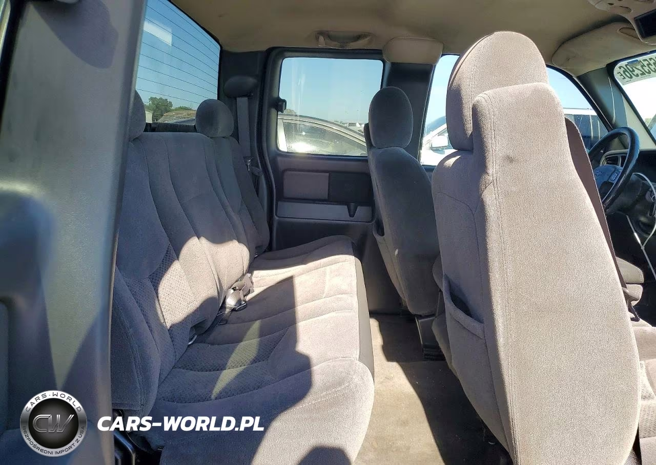 2005 Chevrolet Silverado C1500 VIN:2GCEC19VX51257860 - 10