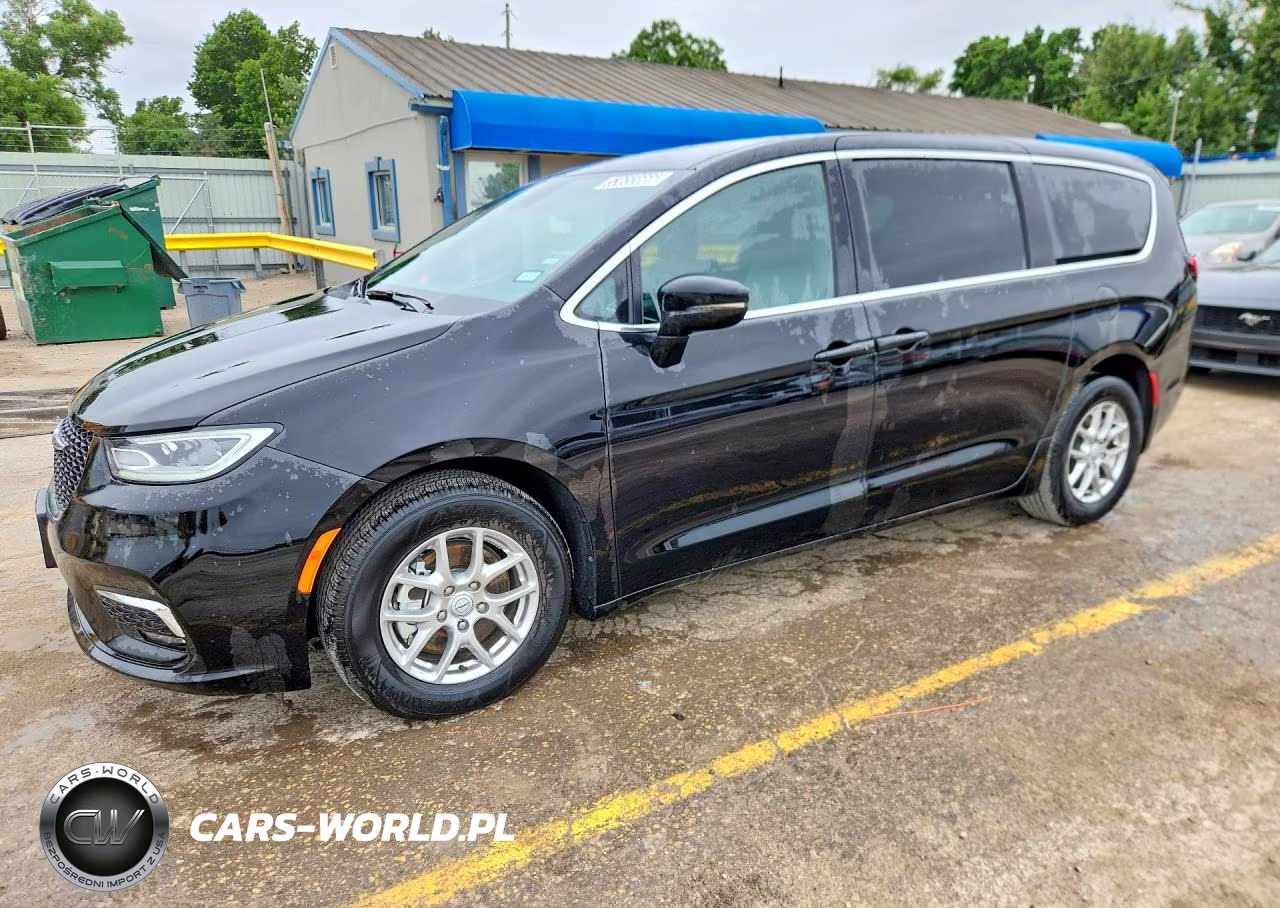 2026 Chrysler Pacifica Select