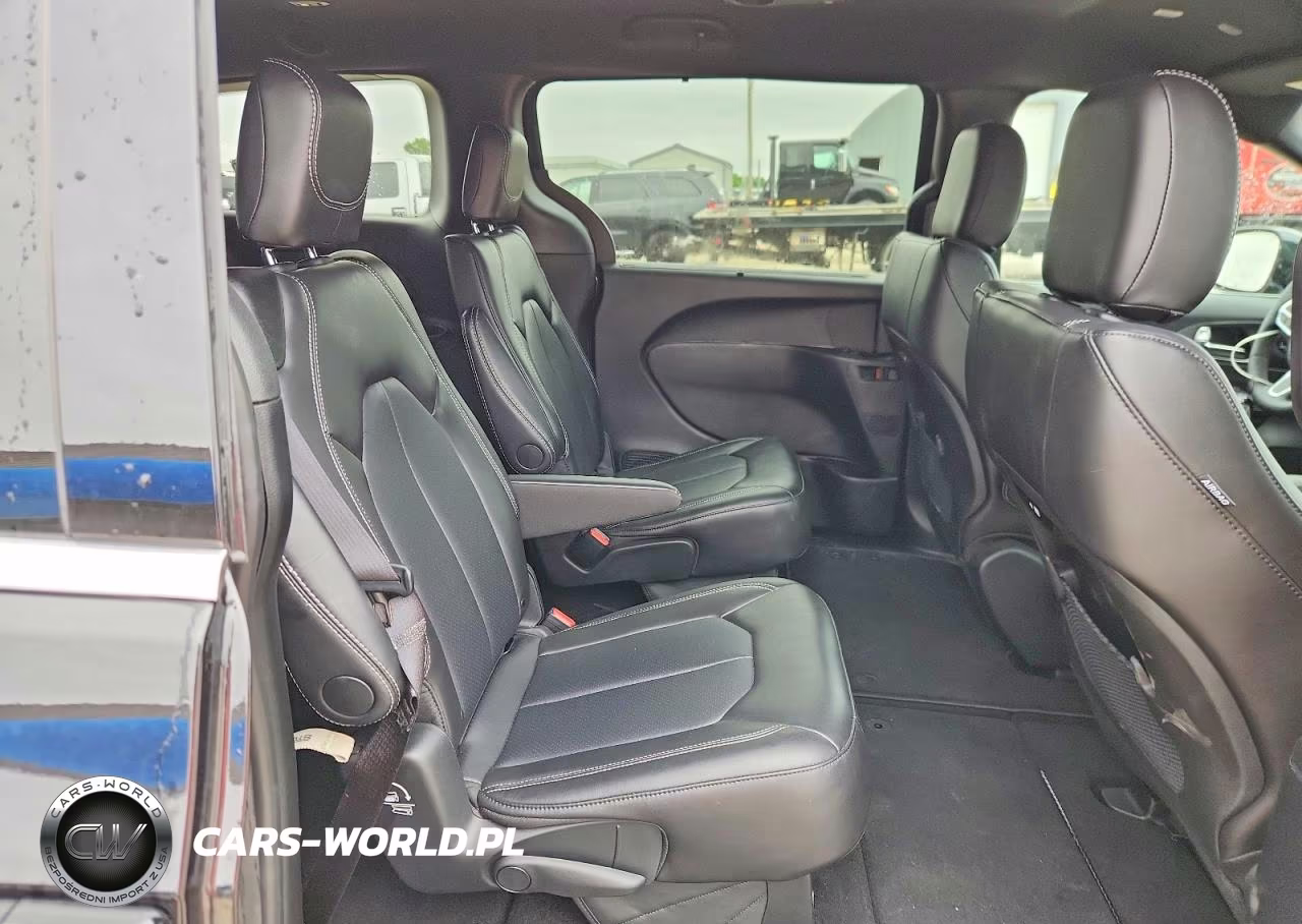 2026 Chrysler Pacifica Select VIN:2C4RC1BG0TR209697 - 11
