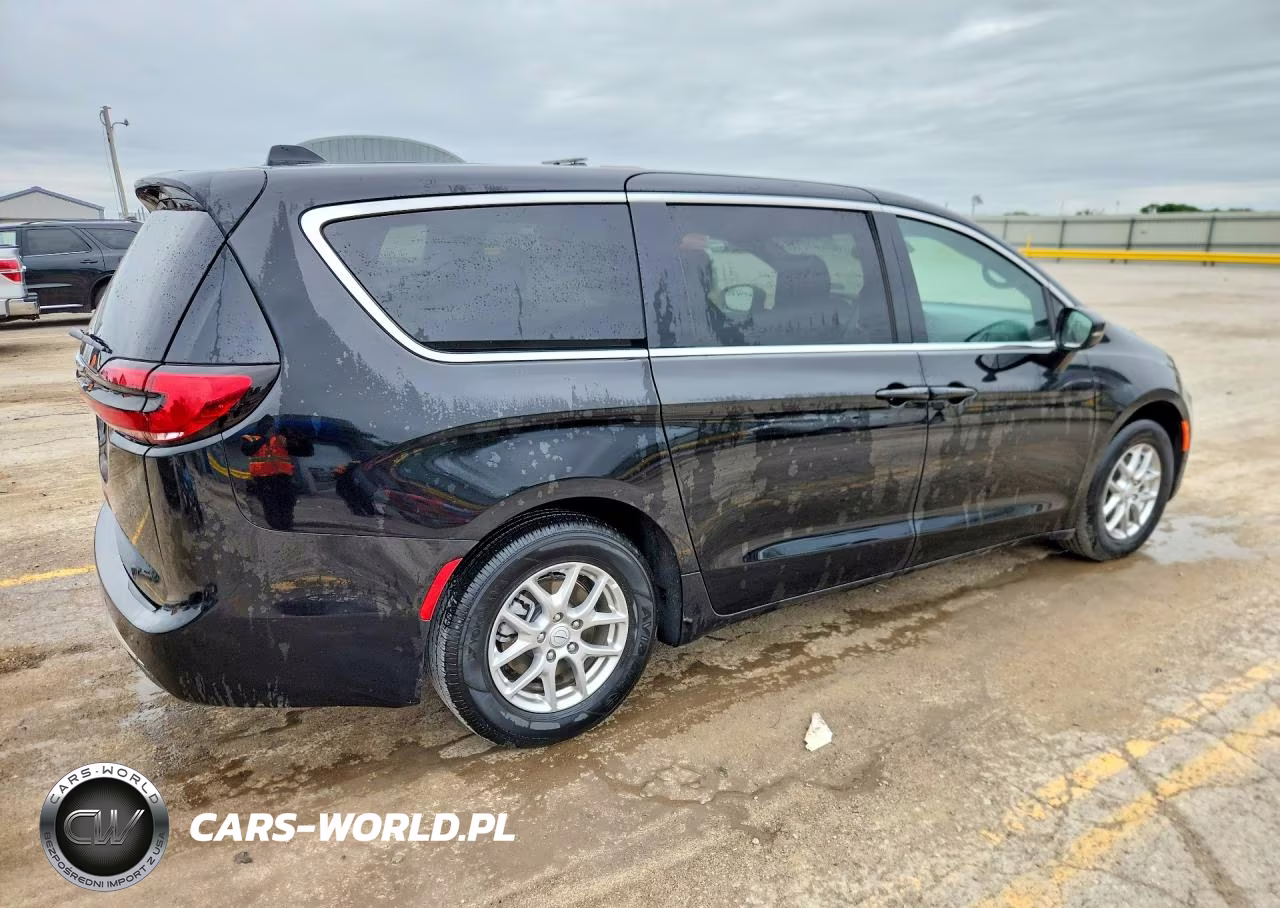2026 Chrysler Pacifica Select VIN:2C4RC1BG0TR209697 - 3