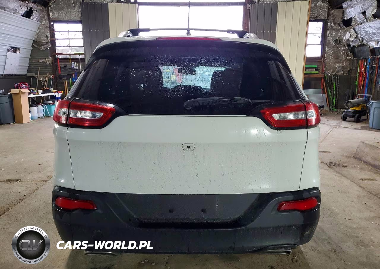 2016 Jeep Cherokee Latitude VIN:1C4PJMCS8GW154219 - 6