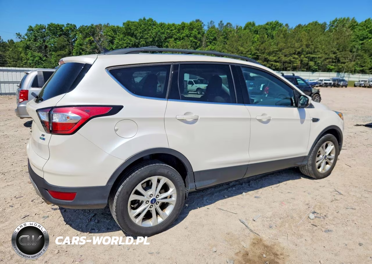 2018 Ford Escape Se VIN:1FMCU9GD4JUB21148 - 3