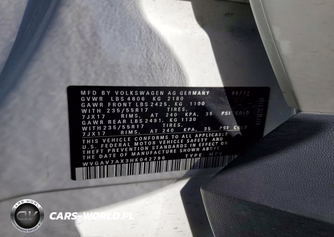 2017 Volkswagen Tiguan S VIN:WVGAV7AX3HK042796 - 13