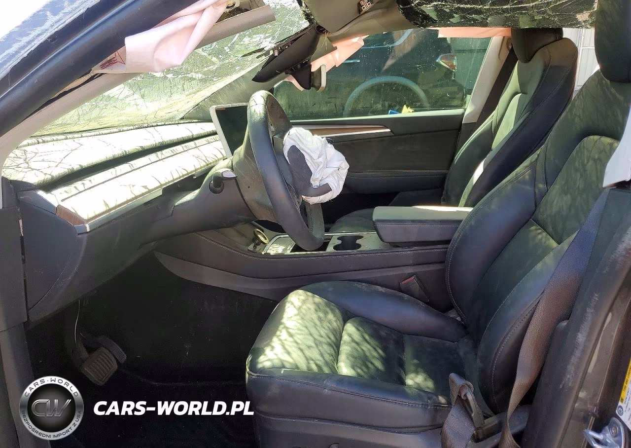 2024 Tesla Model Y VIN:7SAYGDED3RF103724 - 7