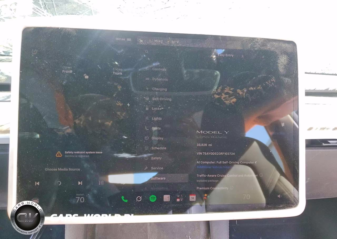 2024 Tesla Model Y VIN:7SAYGDED3RF103724 - 9