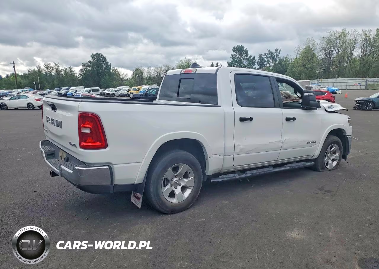 2025 Ram 1500 Big Horn VIN:1C6RRFFG2SN507533 - 3