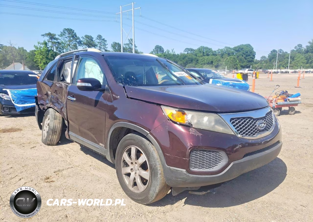 2013 Kia Sorento Lx VIN:5XYKTDA24DG338833 - 4