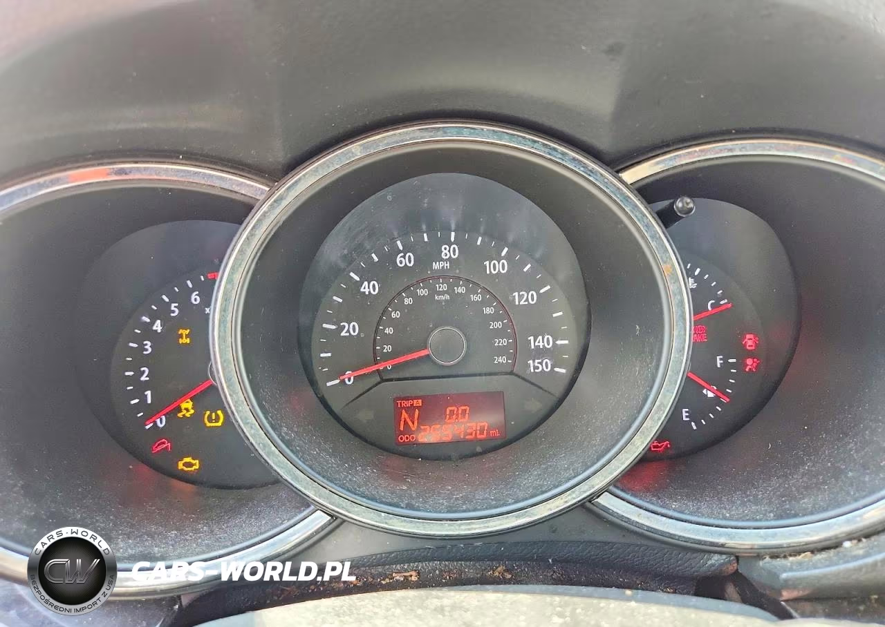 2013 Kia Sorento Lx VIN:5XYKTDA24DG338833 - 9