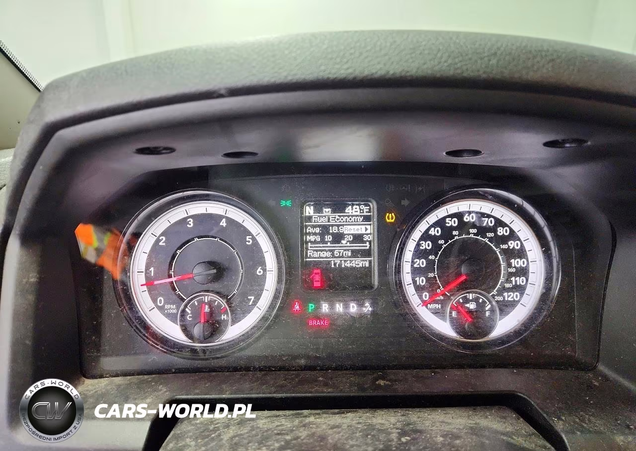 2021 Ram 1500 Classic Tradesman VIN:1C6RR7FG4MS535182 - 9