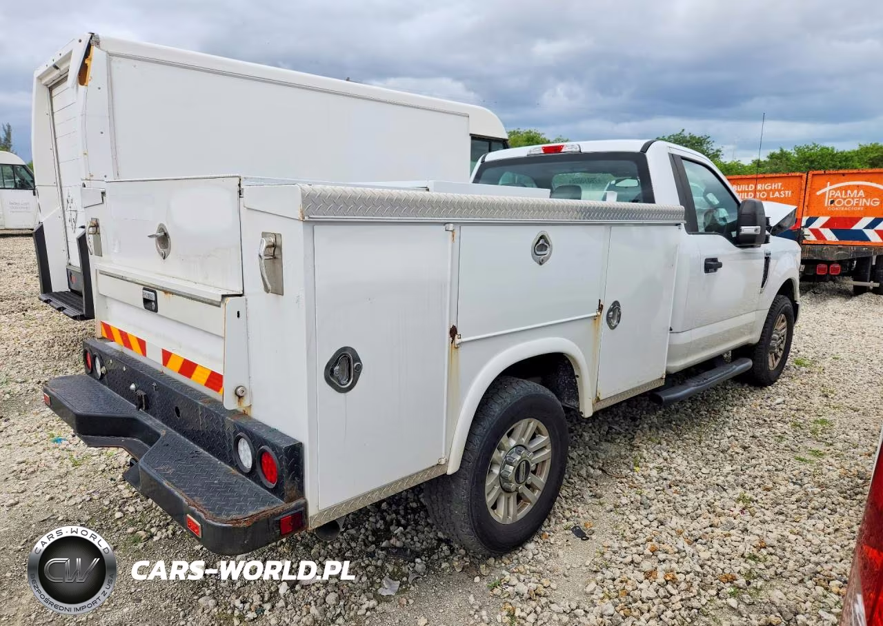 2019 Ford F250 Super Duty Utility - Service Truck VIN:1FDBF2A63KEG17836 - 3