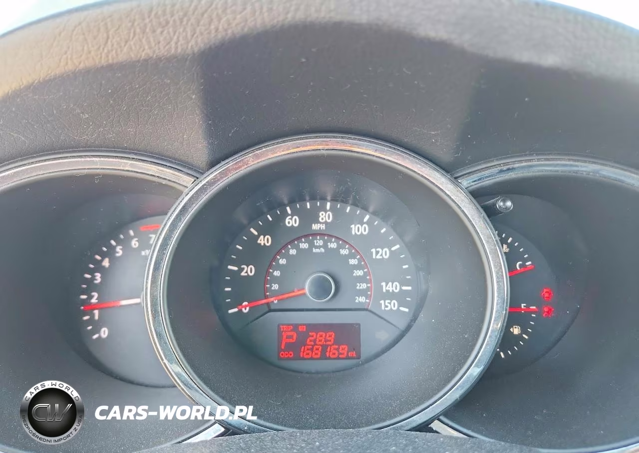 2011 Kia Sorento Lx VIN:5XYKT3A17BG185802 - 9