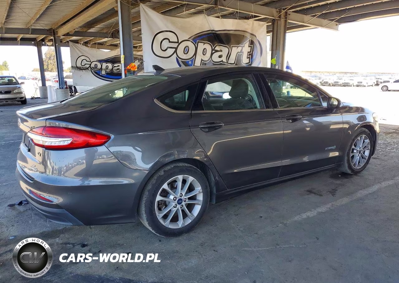 2019 Ford Fusion Se VIN:3FA6P0LUXKR135922 - 3