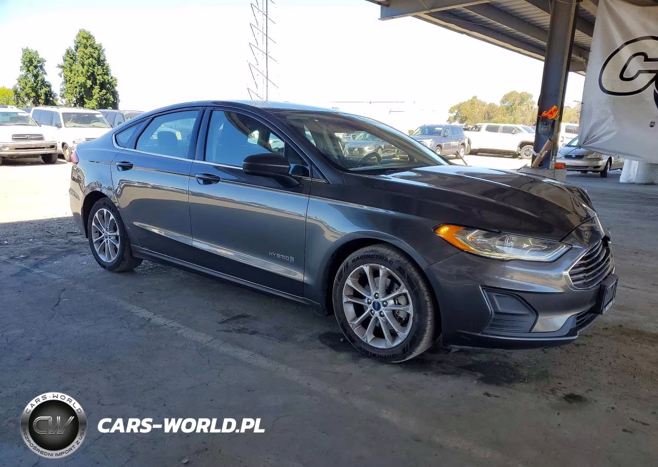 2019 Ford Fusion Se VIN:3FA6P0LUXKR135922 - 4
