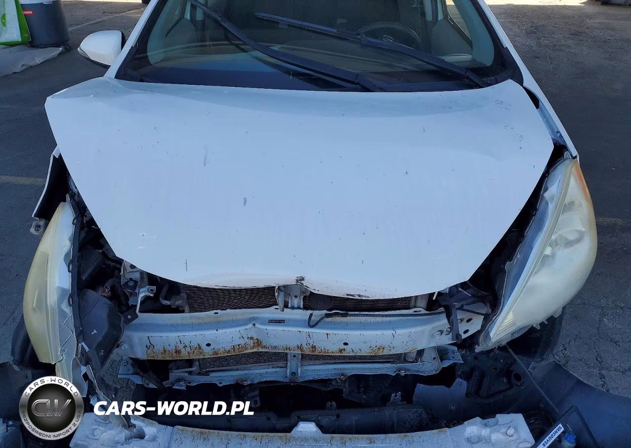 2012 Toyota Prius C Two VIN:JTDKDTB37C1516375 - 11