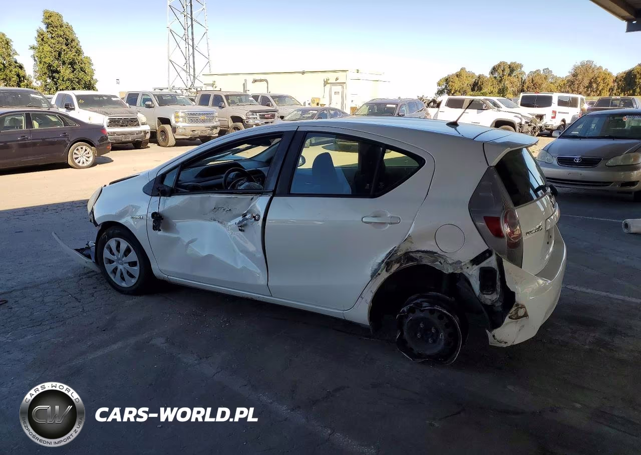2012 Toyota Prius C Two VIN:JTDKDTB37C1516375 - 2