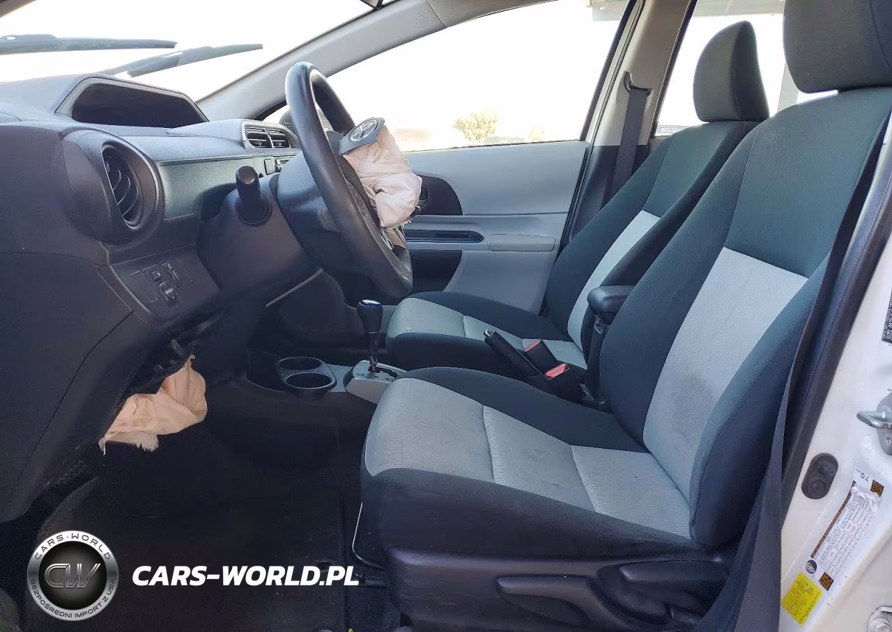 2012 Toyota Prius C Two VIN:JTDKDTB37C1516375 - 7