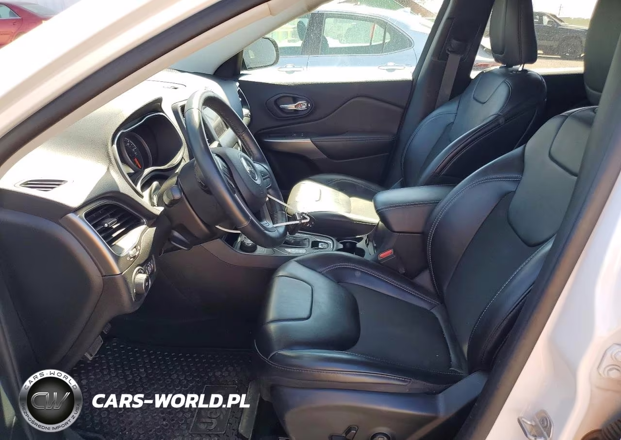 2019 Jeep Cherokee Latitude Plus VIN:1C4PJMLN9KD177121 - 7