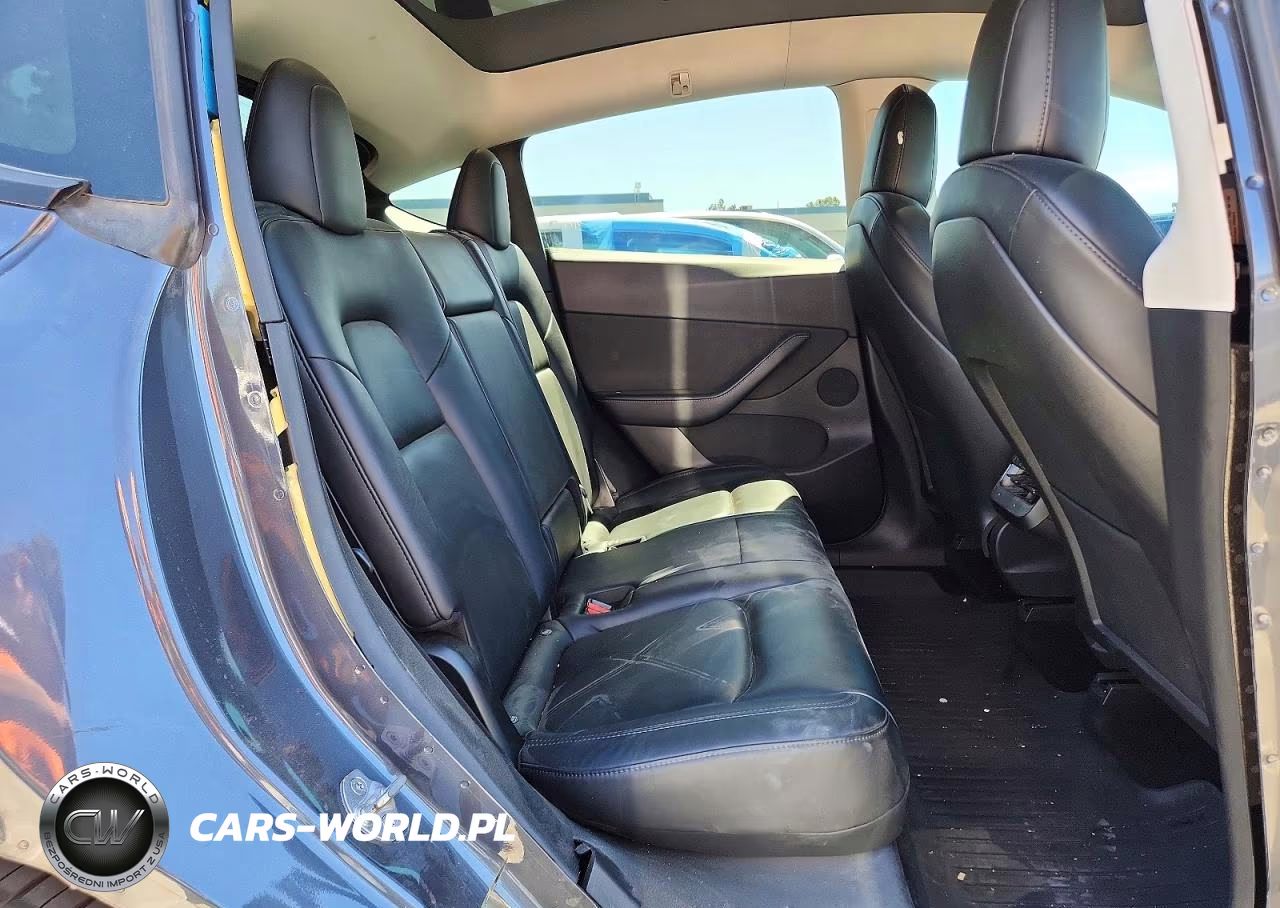 2020 Tesla Model Y VIN:5YJYGDEF5LF057206 - 10
