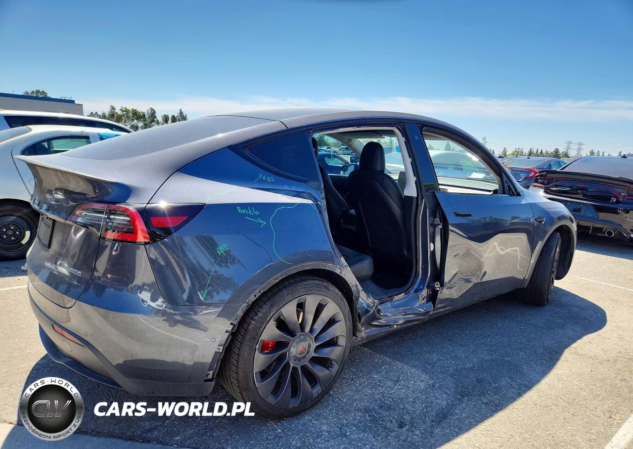 2020 Tesla Model Y VIN:5YJYGDEF5LF057206 - 3