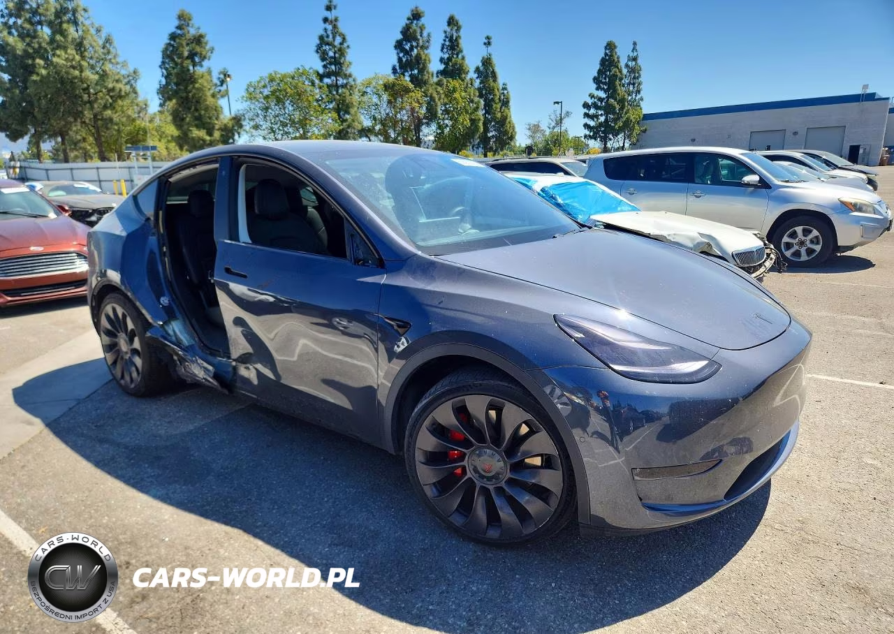 2020 Tesla Model Y VIN:5YJYGDEF5LF057206 - 4