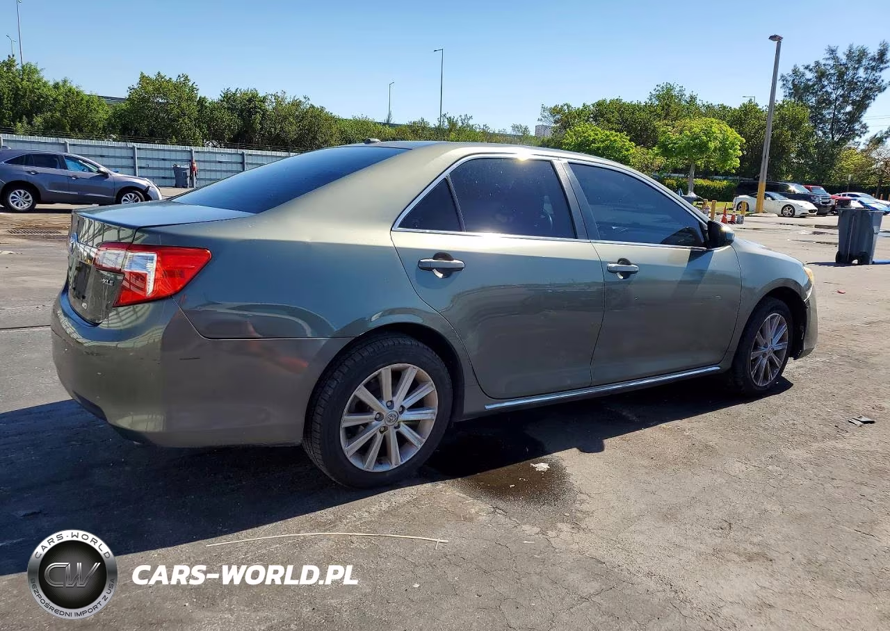2013 Toyota Camry Xle V6 VIN:4T1BK1FK1DU530456 - 3