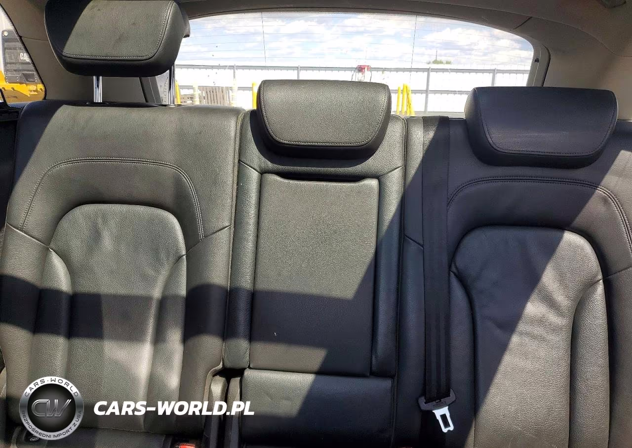 2010 Audi Q5 Premium Plus VIN:WA1LKAFP7AA079674 - 10